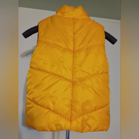 A Kenneth Cole Reaction Yellow Puffer Vest - Picture 3 of 4